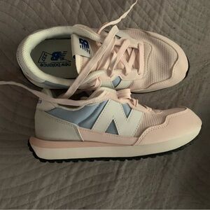 New Balance 237 kids size 4.5. Color light pink. Worn only a few times